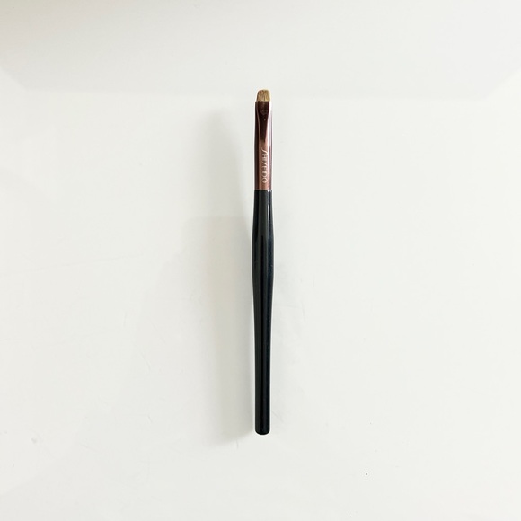 SHISEIDO EYEBROW & EYELINER MAKEUP BRUSH - Picture 2 of 2